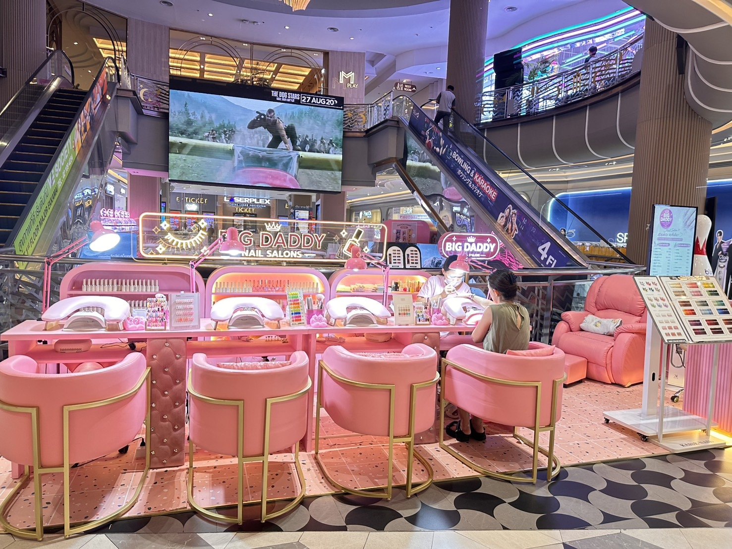 BIG DADDY Nail Salon at Major Sukhumvit / Gateway Ekamai