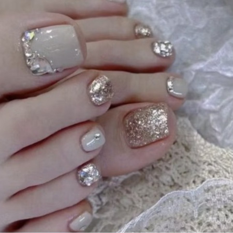 Painted toenails and pedicure styles
